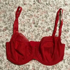 Conturelle Red Bra